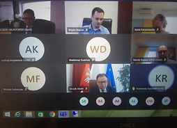 Screen z ekranu z uczestnikami spotkania