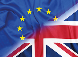 przenikające się flagi Wielkiej Brytanii i UE