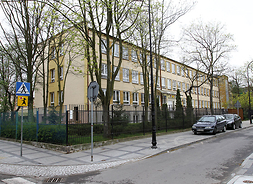 budynek po gimnazujm przy ul. Jakubowskiego w Płocku