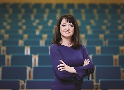 Zdjęcie przedstawia członka zarządu Janinę Ewę Orzełowską