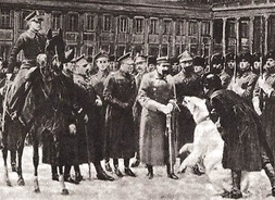 Zdjęcia archiwalna upamiętniające defiladę z udziałem marszałka Piłsudskego i niedźwiedzicy