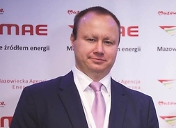 Dyrektor Marek Pszonka - zdjęcie mężczyzny w stroju oficjalnym