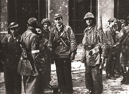 żołnierze pozują do zdjęcia, zdjęcie archiwalne