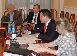 Posiedzenie prowadził przewodniczący Komisji Adam Mirosław Orliński