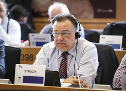 marszałek Adam Struzik podczas posiedzenia Komitetu Regionów