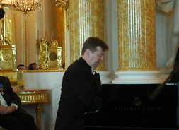 Wydarzenie uświetnił recital fortepianowy w wykonaniu Karola Radziwonowicza