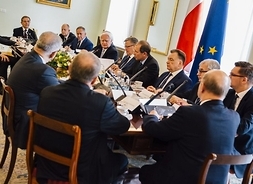 Prezydent Bronisław Komorowski podczas spotkania z przedstawicielami strony samorządowej Komisji Wspólnej Rządu i Samorządu Terytorialnego