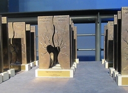 Statuetka Wierzby dla laureatów konkursu