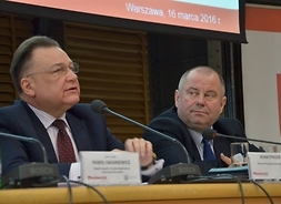marszałek Adam Struzik i rektor Alojzy Nowak odpowiadają na pytania uczestników