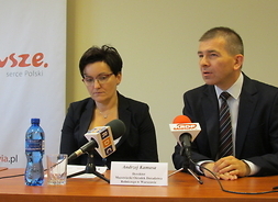 Andrzej Kamasa i Agata Sosińska odpowiadają na pytania dziennikarzy