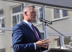 RAfał Rajkowski podczas uroczystości w Radomiu