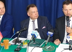 od lewej: prezydent Płocka Andrzej Nowakowski, marszałek Adam Struzik i rektor PWSZ w Płocku prof. nadzw. dr hab. n. med. Maciej Słodki