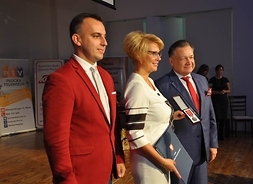 od lewej Tomasz Kominek, Joanna Banasik, Adam Struzik