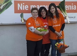 Trzy wolontariuszki Banku Żywności w Ciechanowie