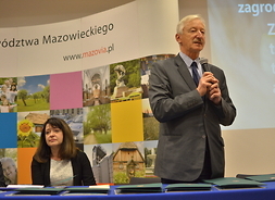 Przy stole siedzi wicemarszałek Jana Ewa Orzełowska