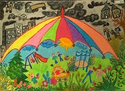 na zdjeciu widać m.in. kolorową parasol nad miastem