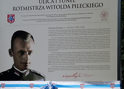 Zdjęcie przedstawia tablice pamiątkową poświęcona rotmistrzowi Witoldowi Pileckiemu.