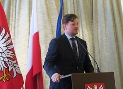 Przemawia wiceprezydent Radomia Jerzy Zawodnik