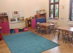 Jedno z odnowionych pomieszczeń przedszkola z nowym wyposażeniem