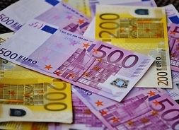 banknoty euro o nominałach 500 i 200