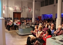 Kilkadziesiąt osób uczestniczy w jednej z imprez w Muzeum Żydów Mazowieckich.