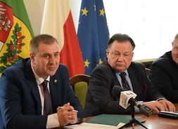 Od lewej: starosta powiatu grójeckiego Krzysztof Ambroziak, marszałek Adam Struzik.