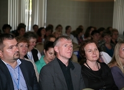 uczestnicy konferencji - pierwszy z lewej Prezes Mazowieckiego Centrum Neuropsychiatrii Michał Stelmański