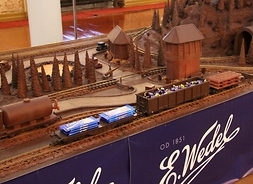czekoladowe wagony z wedlowskimi batonami