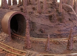 czekoladowe wzgórze i tunel