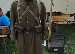 mundur żołnierza na manekinie