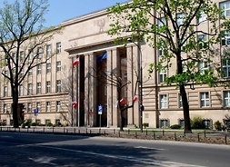 Zdjęcie przedstawia budynek Ministerstwa Edukacji Narodowej