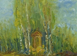 Obraz, drewiana kapliczka stojąca wśród brzóz