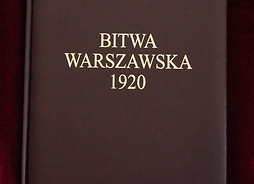Okładka książki "Bitwa Warszawska" w formie graficznej