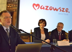 Konferencja podsumowująca - Wrota Mazowsza - przemawia marszałek Adam Struzik