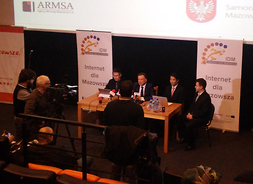 Konferencja prasowa - Internet dla Mazowsza przemawia marszałek Adam Struzik