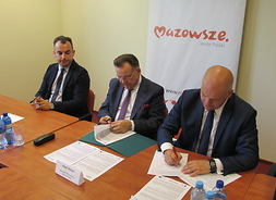 Umowę podpisuje marsząłek Adam Struzik i Prezydent Płocka Andrzej Nowakowski