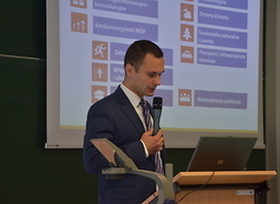 Marcin Wajda - dyrektor departamentu rozwoju regionalnego i funduszy europejskich w urzędzie marszałkowskim mówi o konkursach na unijne dotacje