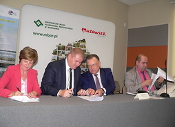 Beneficjanci z subregionu siedleckiego popdisują umowy na dofinansowanie dróg lokalnych fot. 2