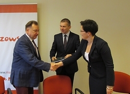Podpisanie umowy na dofinansowanie e-usług w MODR fot. 3