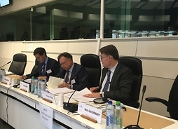 Marszałek Adam Struzik podczas posiedzenia komisji COTER w Brukseli