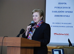 przemawia członek zarządu województwa mazowieckiego Elżbieta Lanc
