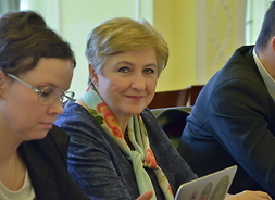 Członek Zarządu Elżbieta Lanc podczas sesji Sejmiku