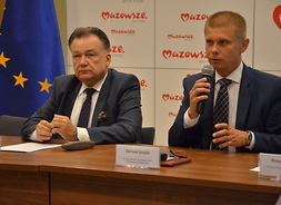 marszałek Adadam Struzik i Darkusz Grajda, prezes Związku Samorządowych Przewiźników Kolejowych