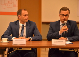 Grzegorz Stawowy, prezes Zarządu Kolei Małopolskich i Michał Wawrzaszek, Rzecznik prasowy Kolei Śląskich
