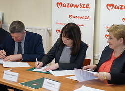 podpisanie umowy z powiatem ostrołęckim