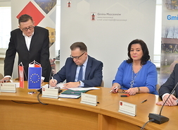 Podpisanie umowy z gmina Mszczonów