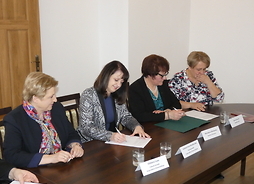 podpisanie umowy na unijne dofinansowanie na termomodernizację budynku Miejsko-Gminnego Ośrodka Kultury w Żelechowie