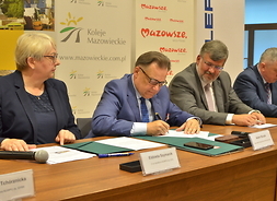 podpisanie umowy na pociągi dla Kolei Mazowieckich_konferencja prasowa