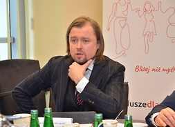konferencja prasowa o środkach unijnych - mówi dyrektor Mariusz Frankowski
