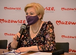 Elżbieta Lanc członek zarządu województwa mazowieckiego przemawia